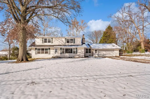 $375,000 | 9 Ranchero Drive, St. Charles, MO 63303