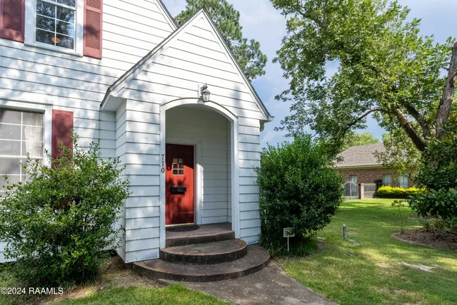$285,000 | 710 North Cutting Avenue, Jennings, LA 70546