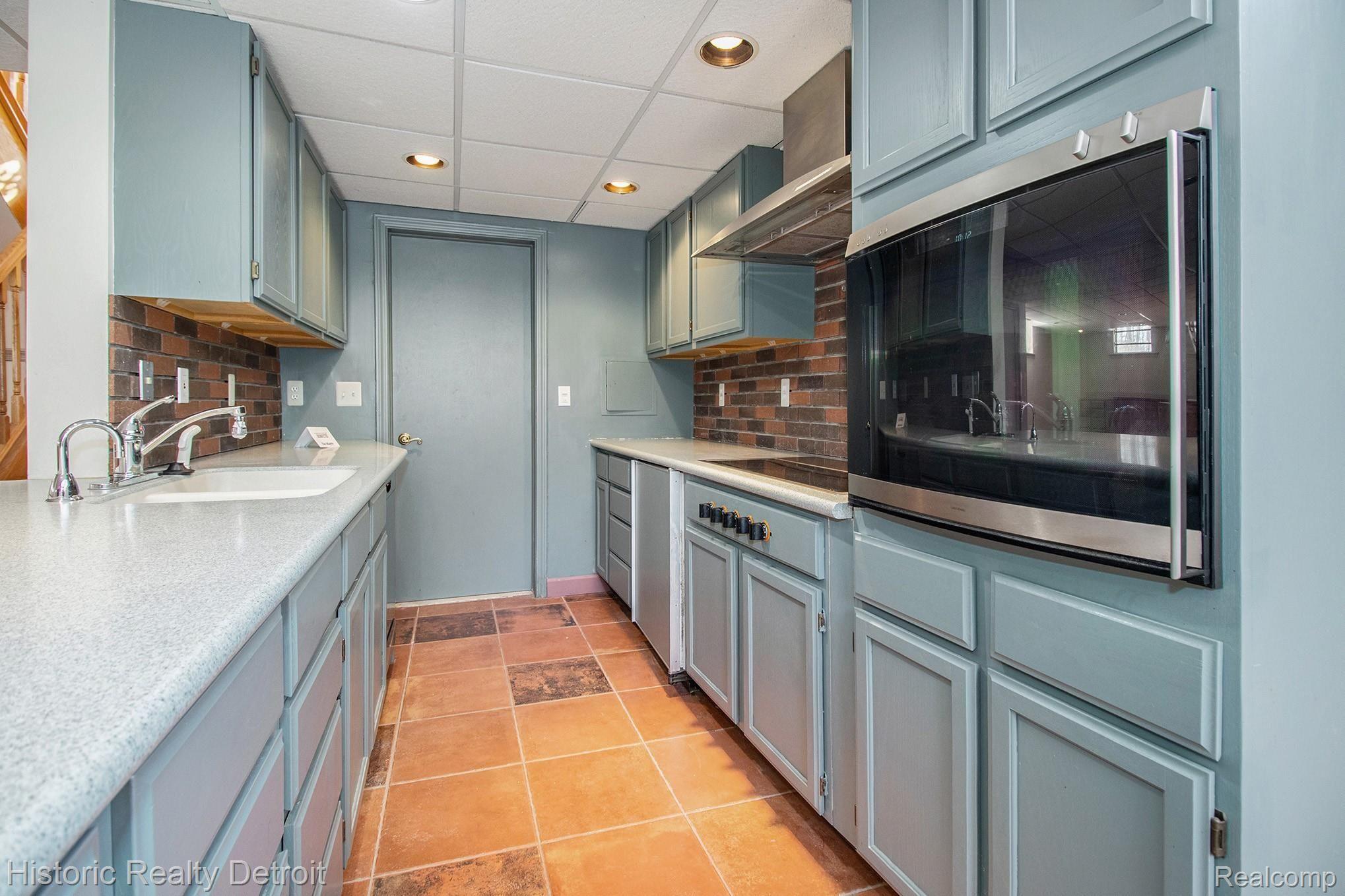 18065 Hamilton Road Highland Park, MI 48203 - Photo 41 of 55 IMG_9891.jpg