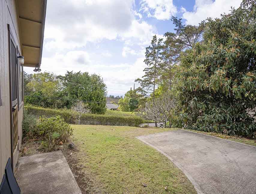 507 Lower Kimo Drive Kula, HI 96790 - Photo 14 of 30 a view of a yard