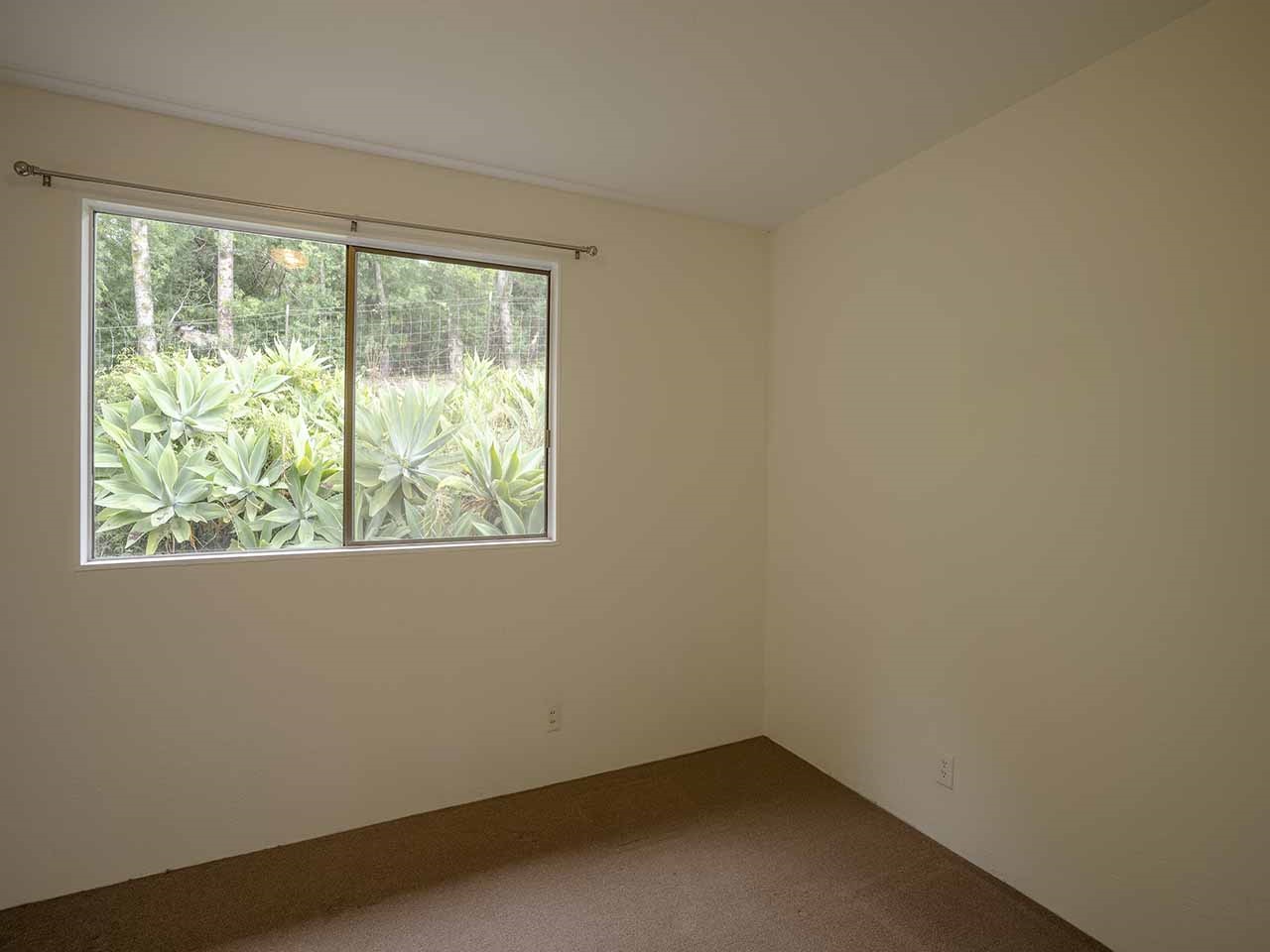 507 Lower Kimo Drive Kula, HI 96790 - Photo 29 of 30 a small space with a window