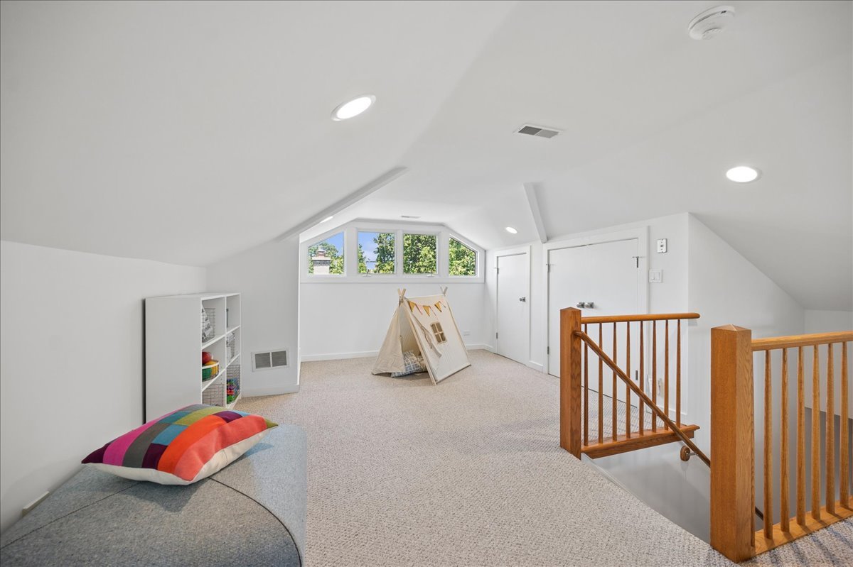 1035 Meadow Road Glencoe, IL 60022 - Photo 28 of 41