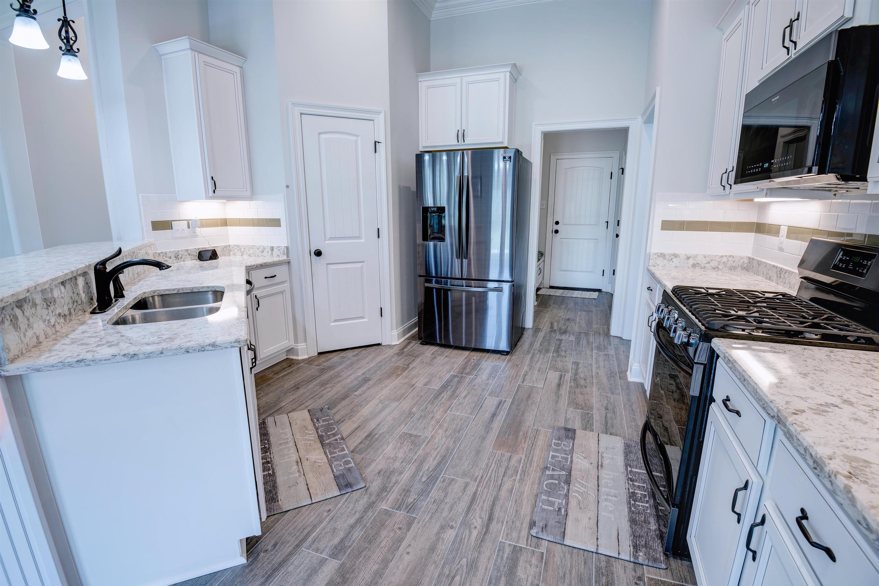 9843 Chipper Lane Foley, AL 36535 - Photo 10 of 34 Kitchen