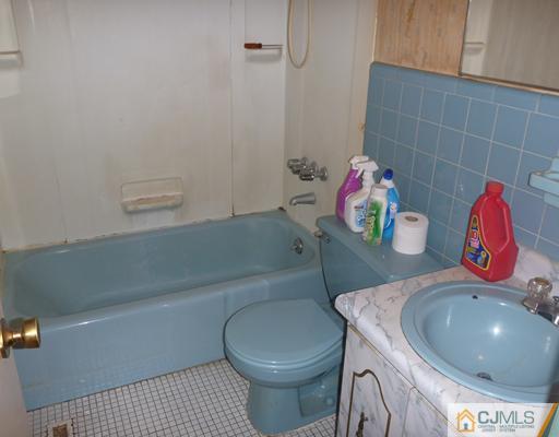 56 New Road Kendall Park, NJ 08824 - Photo 8 of 14 Gallery Image 8
