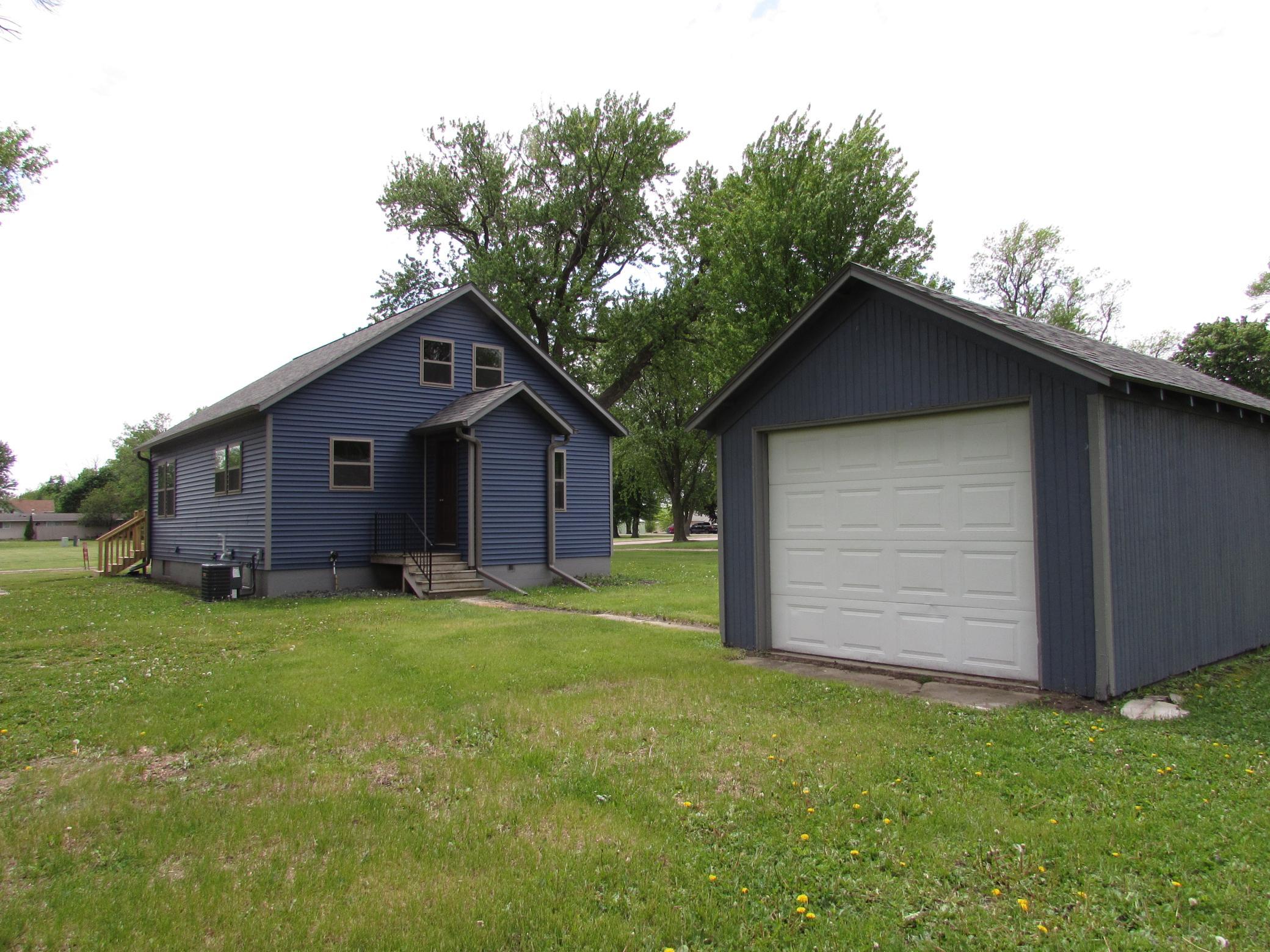 402 West Main Street Ceylon, MN 56121 - Photo 12 of 13