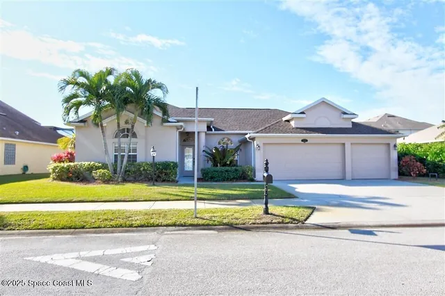 $3,100 | 3247 Peninsula Circle, Melbourne, FL 32940