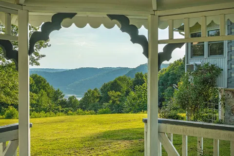 $949,900 | 11720 Fox Hill Road, Baxter, TN 38544