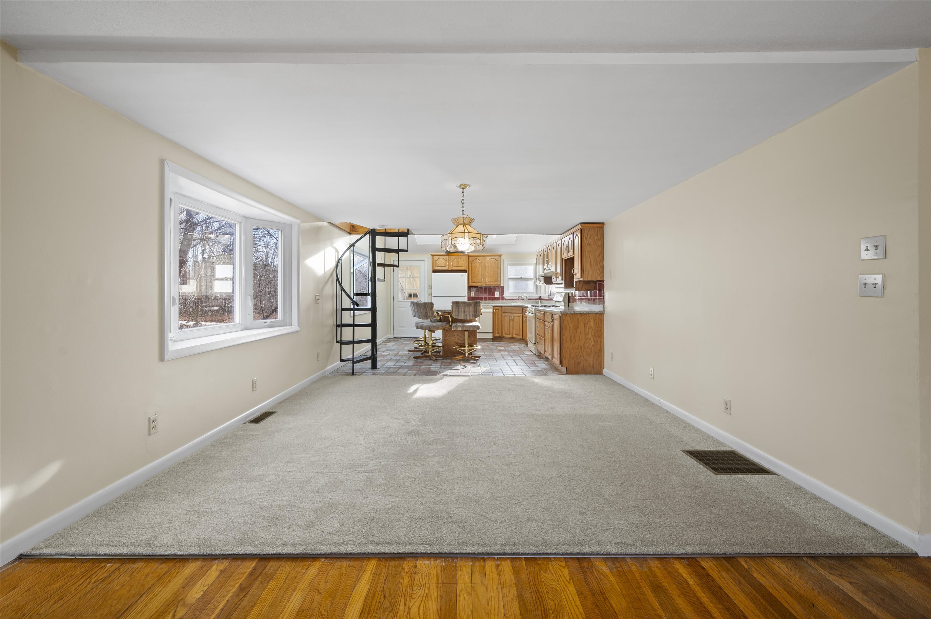 241 East Road Hampstead, NH 03841 - Photo 3 of 45