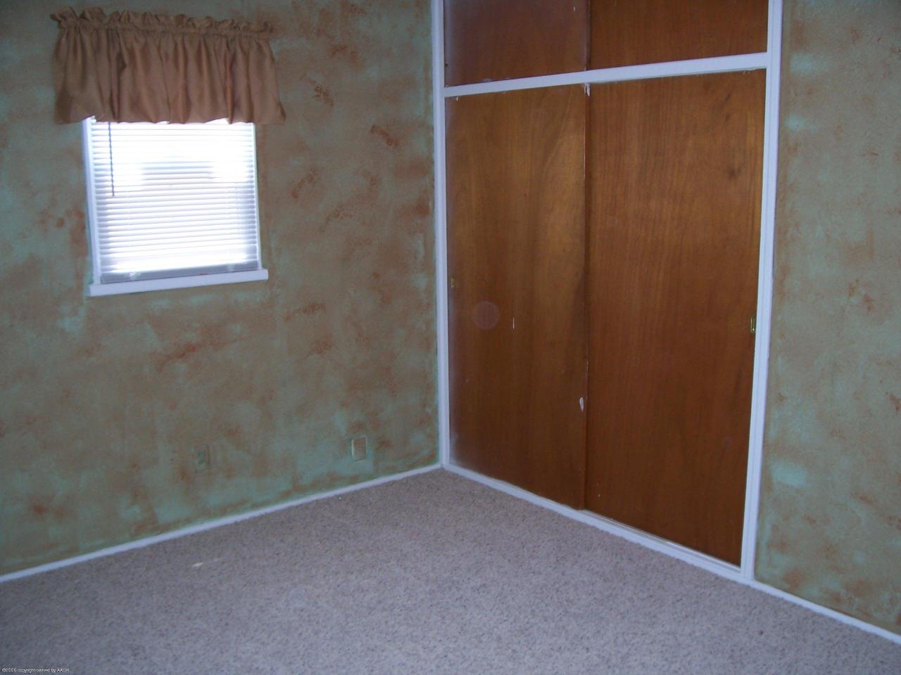 5124 Bowie Street Amarillo, TX 79110 - Photo 8 of 17 MASTER BEDROOM.