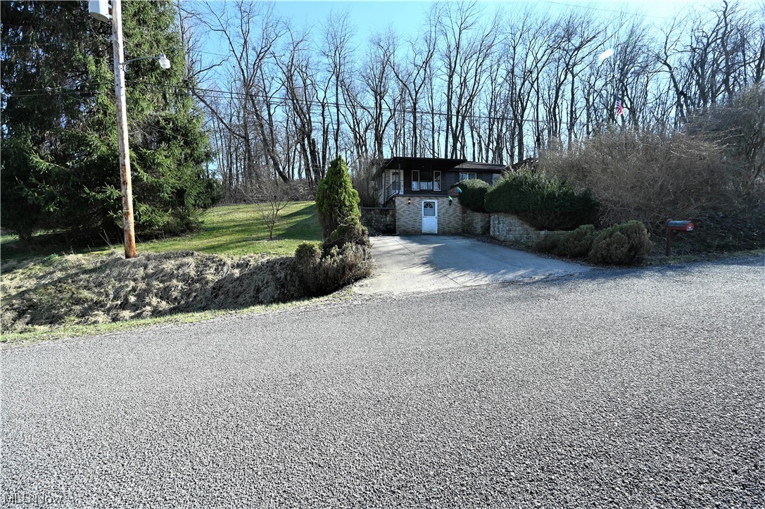 1203 Fox Chase Road East Liverpool, OH 43920 - Photo 2 of 26 Gallery Image 2