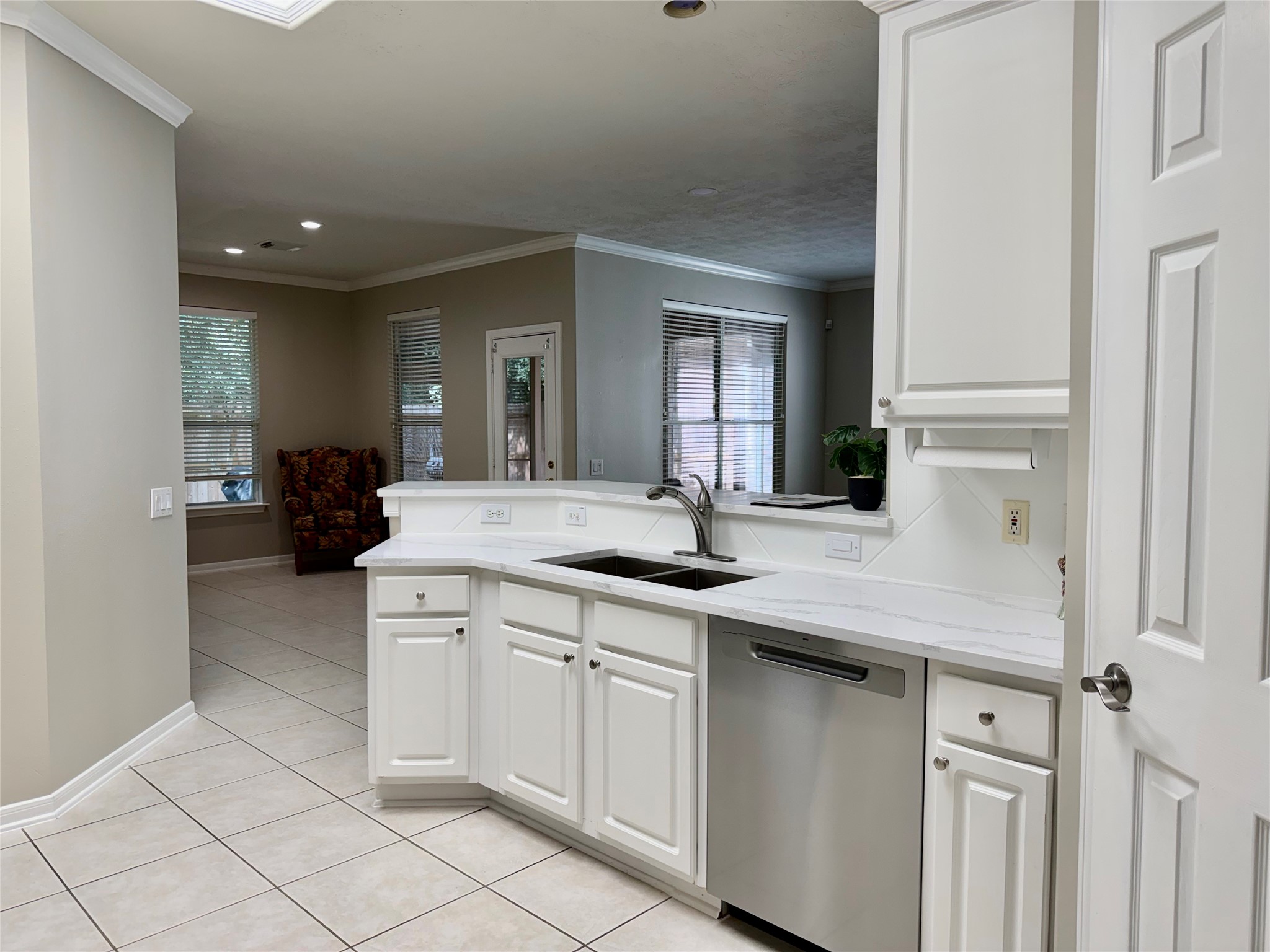 90 North Country Gate Circle Conroe, TX 77384 - Photo 5 of 43