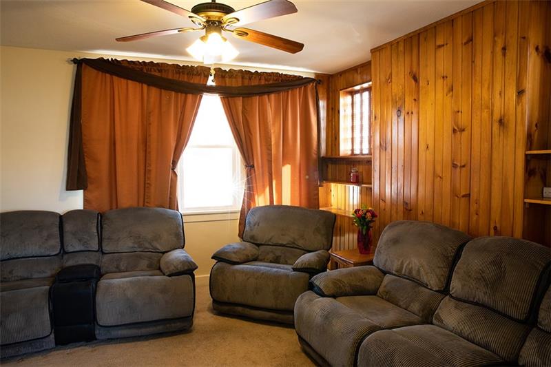 2919 Roland Pittsburgh, PA 15227 - Photo 4 of 23 Gallery Image 4