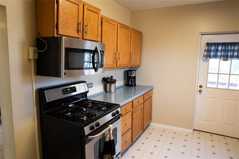 2919 Roland Pittsburgh, PA 15227 - Photo 8 of 23 Appliances are ALL included!