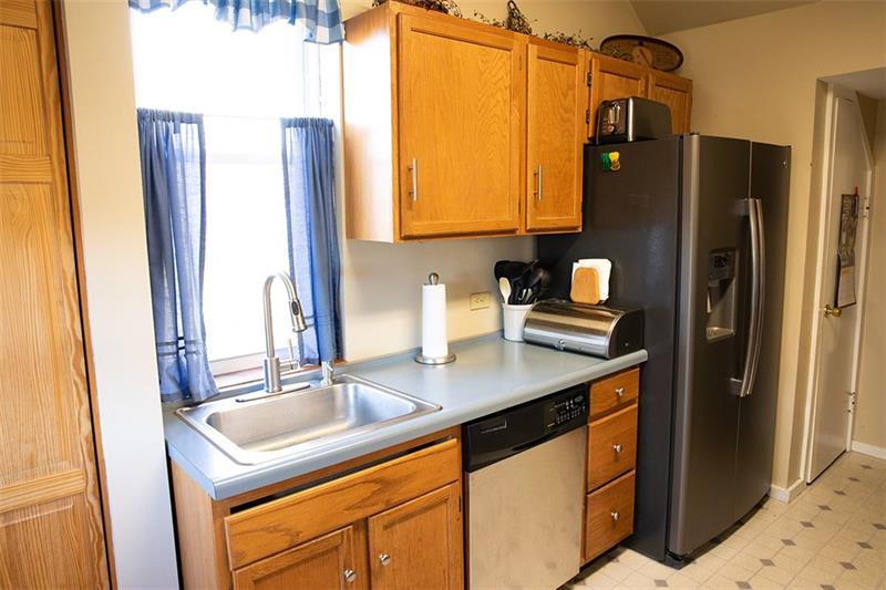 2919 Roland Pittsburgh, PA 15227 - Photo 9 of 23 Gallery Image 9
