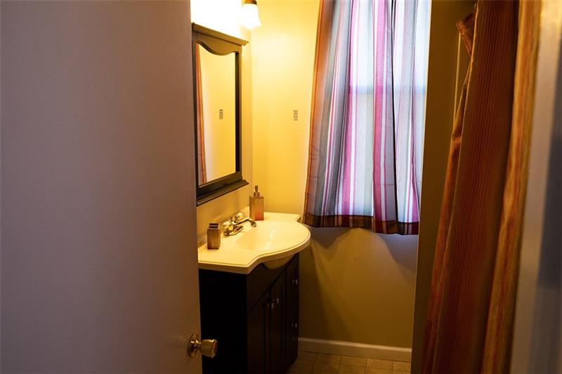 2919 Roland Pittsburgh, PA 15227 - Photo 10 of 23 Gallery Image 10