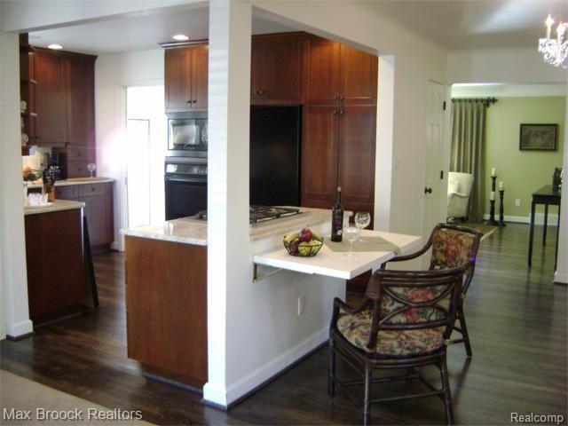 17310 Beverly Road Franklin, MI 48025 - Photo 6 of 24 Kitchen