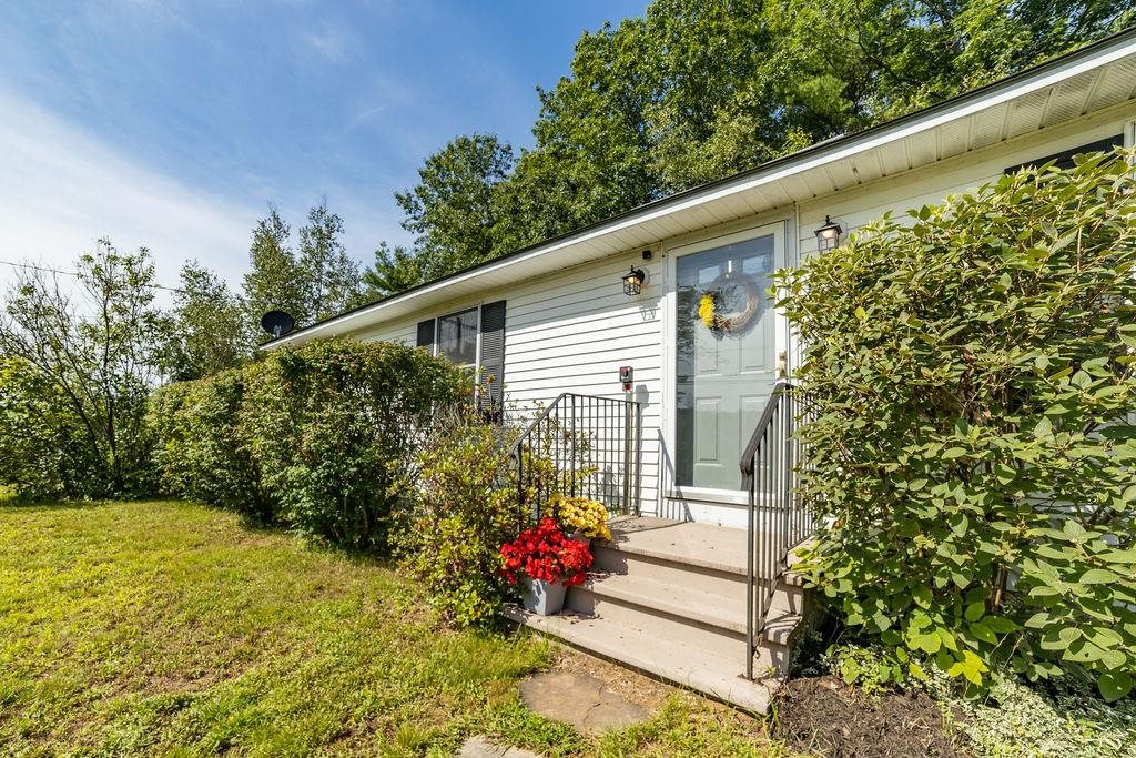 39 Mudgett Hill Road Loudon, NH 03307 - Photo 4 of 19