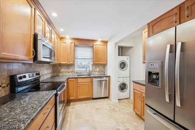 $2,400 | 185 Jamestown Road, Bernards, NJ 07920