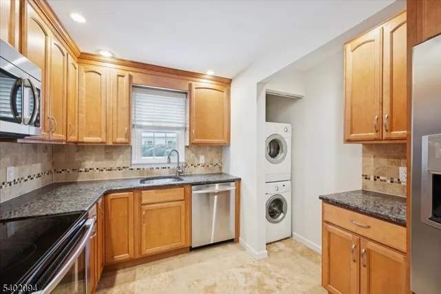 $2,400 | 185 Jamestown Road, Bernards, NJ 07920