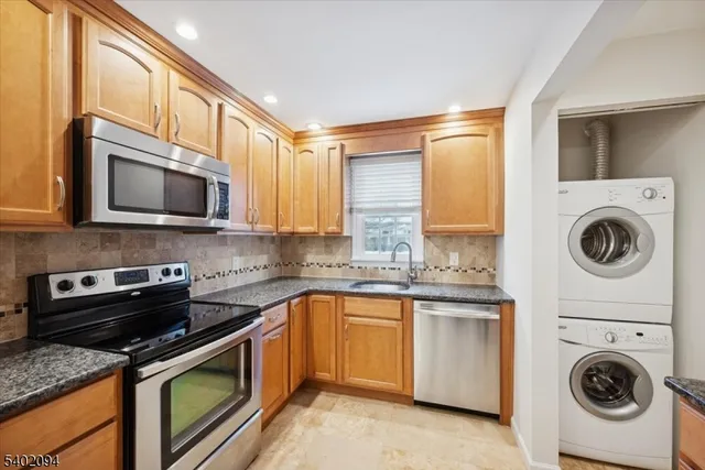 $2,400 | 185 Jamestown Road, Bernards, NJ 07920