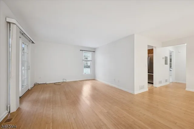 $2,400 | 185 Jamestown Road, Bernards, NJ 07920