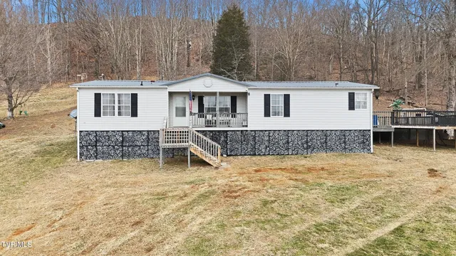 $199,985 | 305 Browders Chapel Road, Hiltons, VA 24258