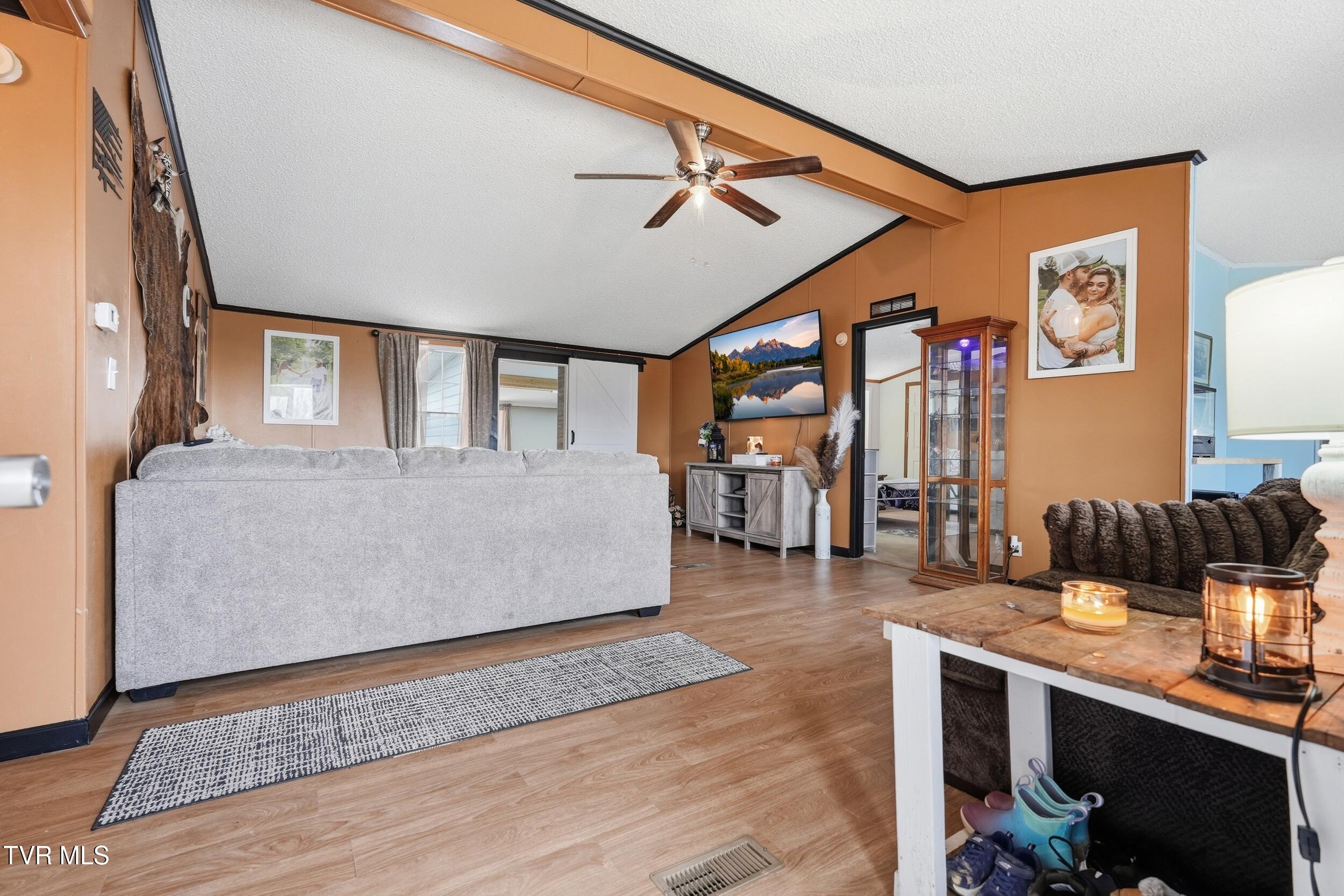 305 Browders Chapel Road Hiltons, VA 24258 - Photo 6 of 36 6_dsc07870