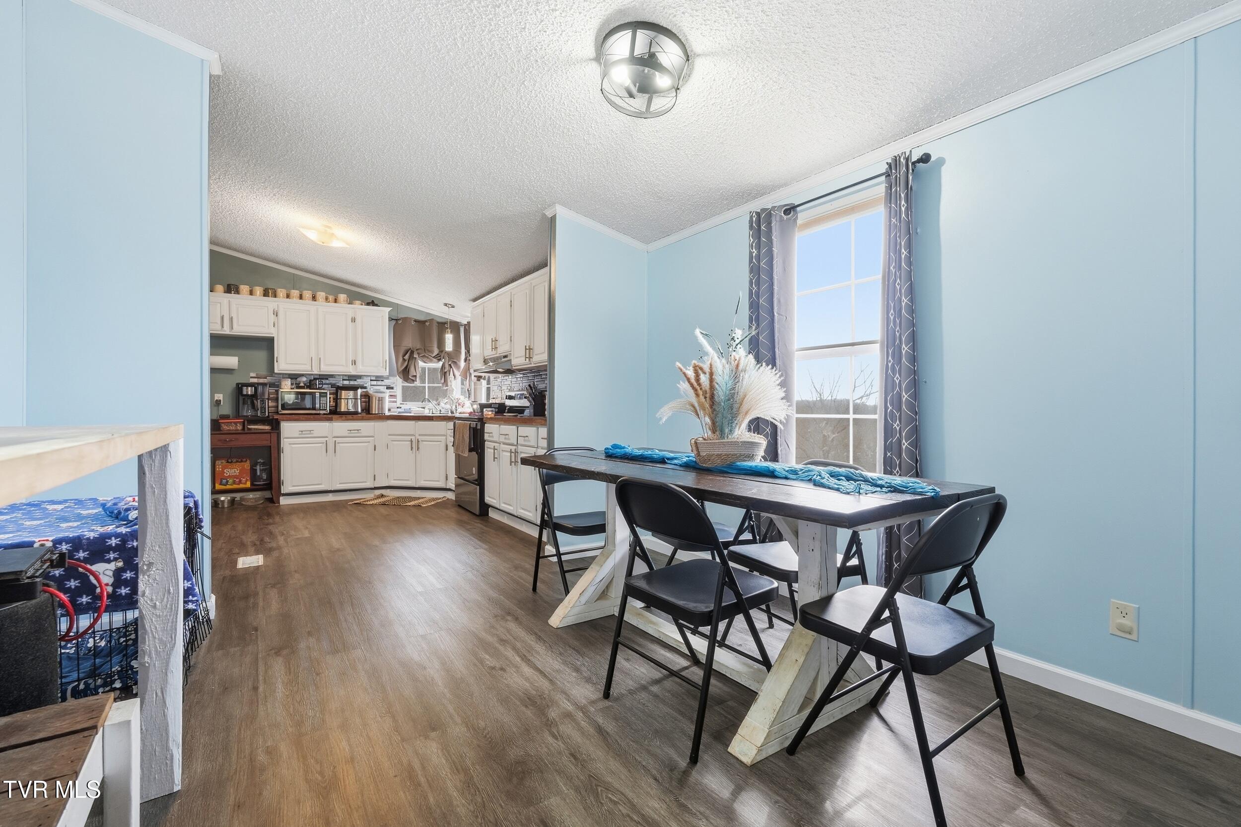 305 Browders Chapel Road Hiltons, VA 24258 - Photo 9 of 36 9_dsc07879