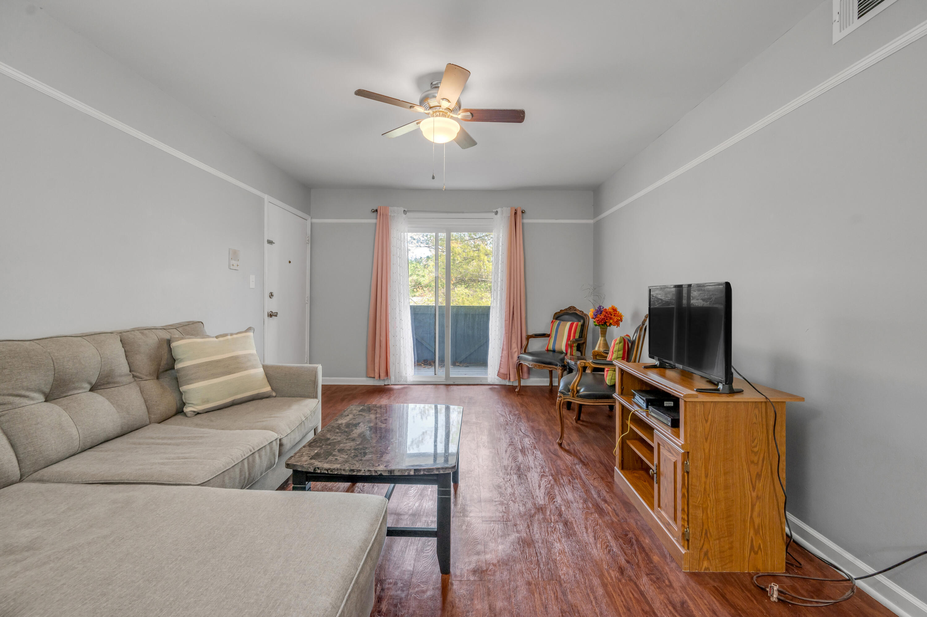 1080 Armstrong Mill Road, Unit D Lexington, KY 40517 - Photo 4 of 19 TDB_2851