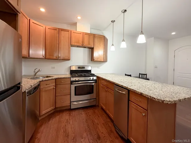 $595,000 | 183 Beach 100th Street, Unit 6B | Rockaway Beach