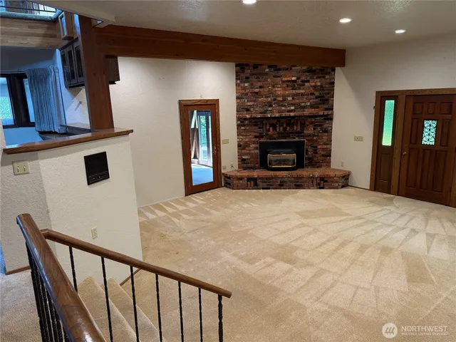 a view of a entryway