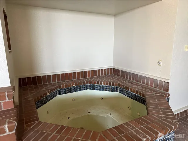 $999,000 | 4417 Crescent Avenue, Everett, WA 98203