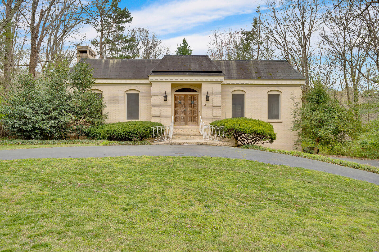 41 Carriage Hill, Signal Mountain, TN 37377 Compass