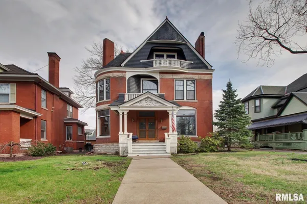 $380,000 | 1635 York Street, Quincy, IL 62301