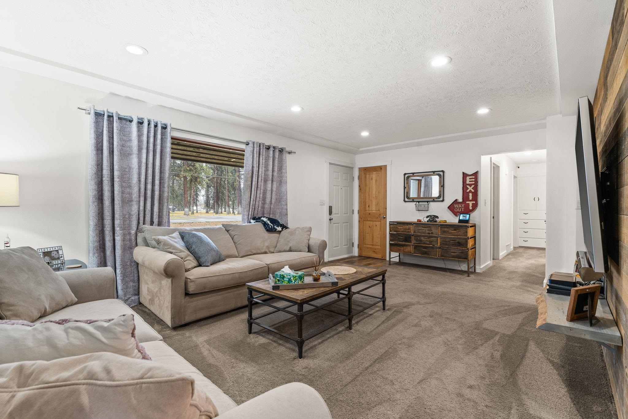 2220 South Blake Road Spokane Valley, WA 99216 - Photo 4 of 46 Gallery Image 4