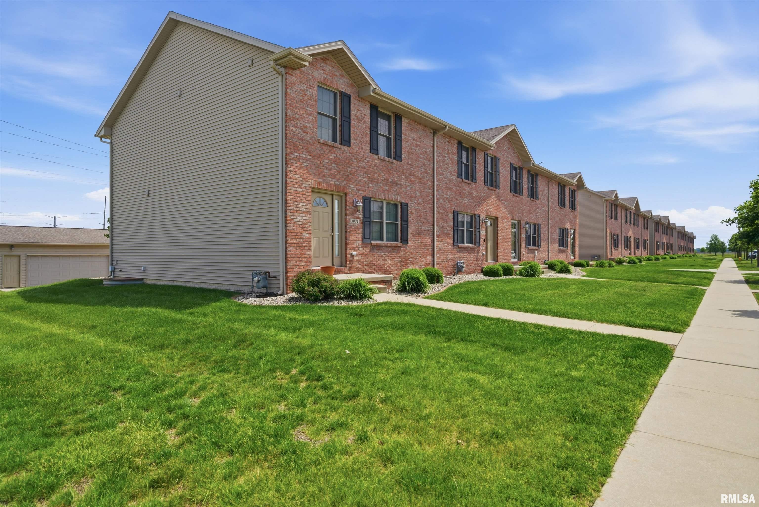 1906 Glenbridge Road Bloomington, IL 61704 - Photo 2 of 33