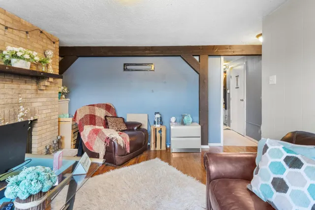 $275,000 | 31 Abbeywood Drive, Romeoville, IL 60446