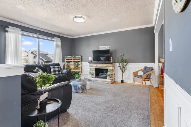 $275,000 | 31 Abbeywood Drive, Romeoville, IL 60446