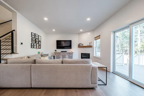 $975,000 | 2 Peaceful Lane, Scarborough, ME 04074