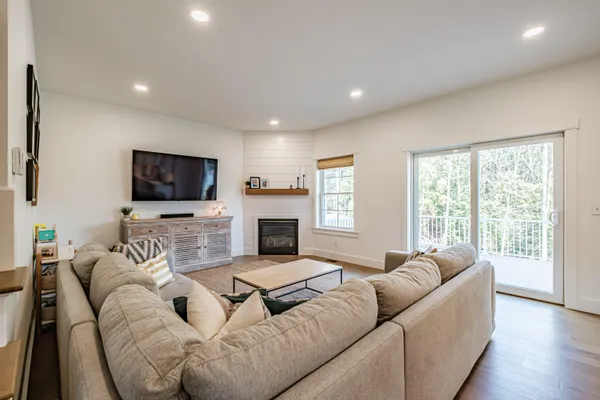 $975,000 | 2 Peaceful Lane, Scarborough, ME 04074