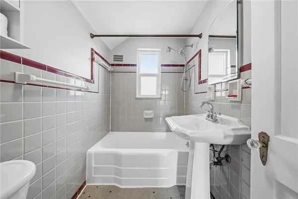 $399,900 | 8 Allendale Place, Pittsburgh, PA 15228