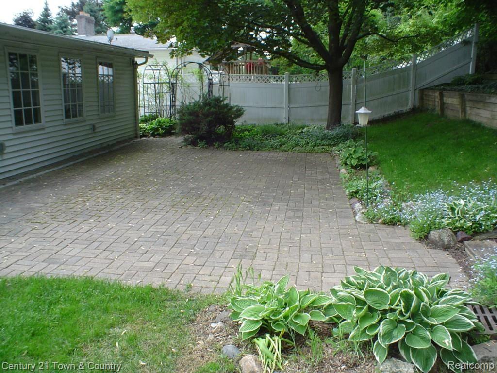 604 Wilwood Road Rochester, MI 48309 - Photo 44 of 48 Back 6.jpg