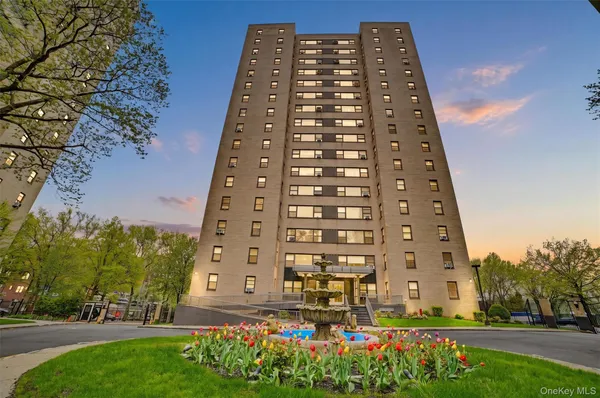 $140,000 | 1 Fordham Hill Ovl, Unit 12A | University Heights