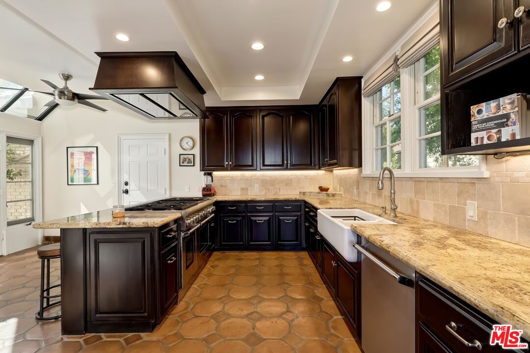2208 Canyonback Road Los Angeles, CA 90049 - Photo 22 of 45 Gallery Image 22