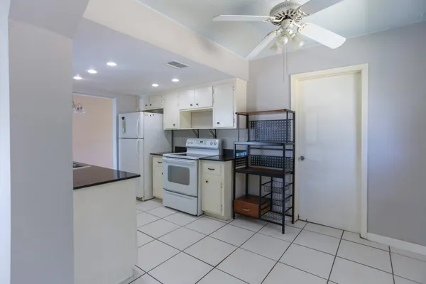 $2,000 | 4513 Northwest 44th Street, Tamarac, FL 33319