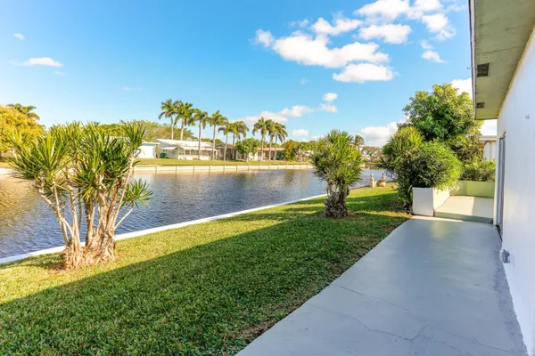 $2,000 | 4513 Northwest 44th Street, Tamarac, FL 33319