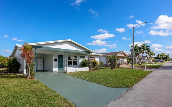 $2,000 | 4513 Northwest 44th Street, Tamarac, FL 33319