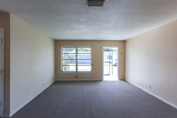 $2,000 | 4513 Northwest 44th Street, Tamarac, FL 33319