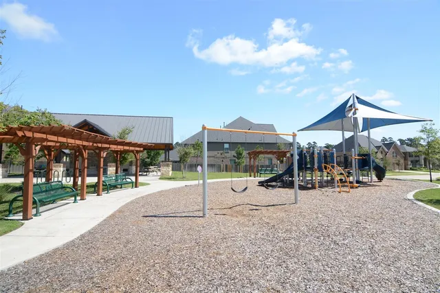 $432,500 | 126 Quail Meadow Drive, Conroe, TX 77384