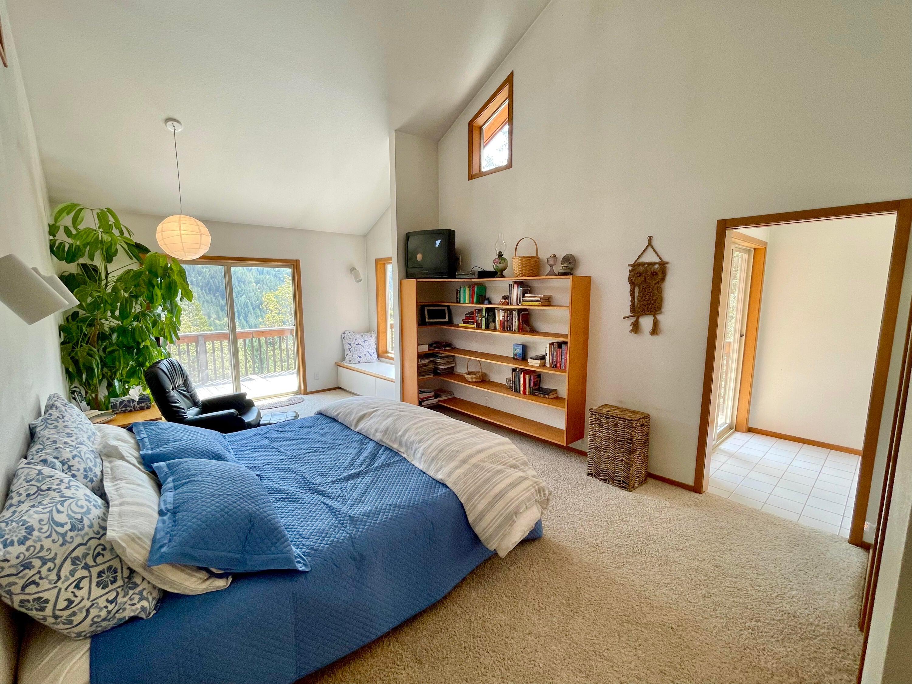 3114 Anderson Creek Road Talent, OR 97540 - Photo 12 of 69 22. Primary bed 1